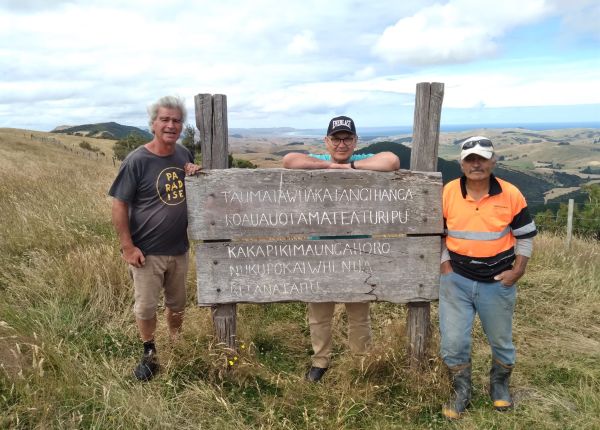 A hui (meeting) was held on Te Taumata to discuss the future.